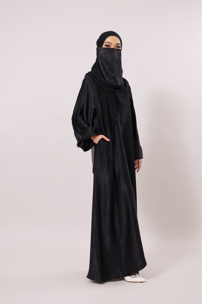RAZIA IN BLACK