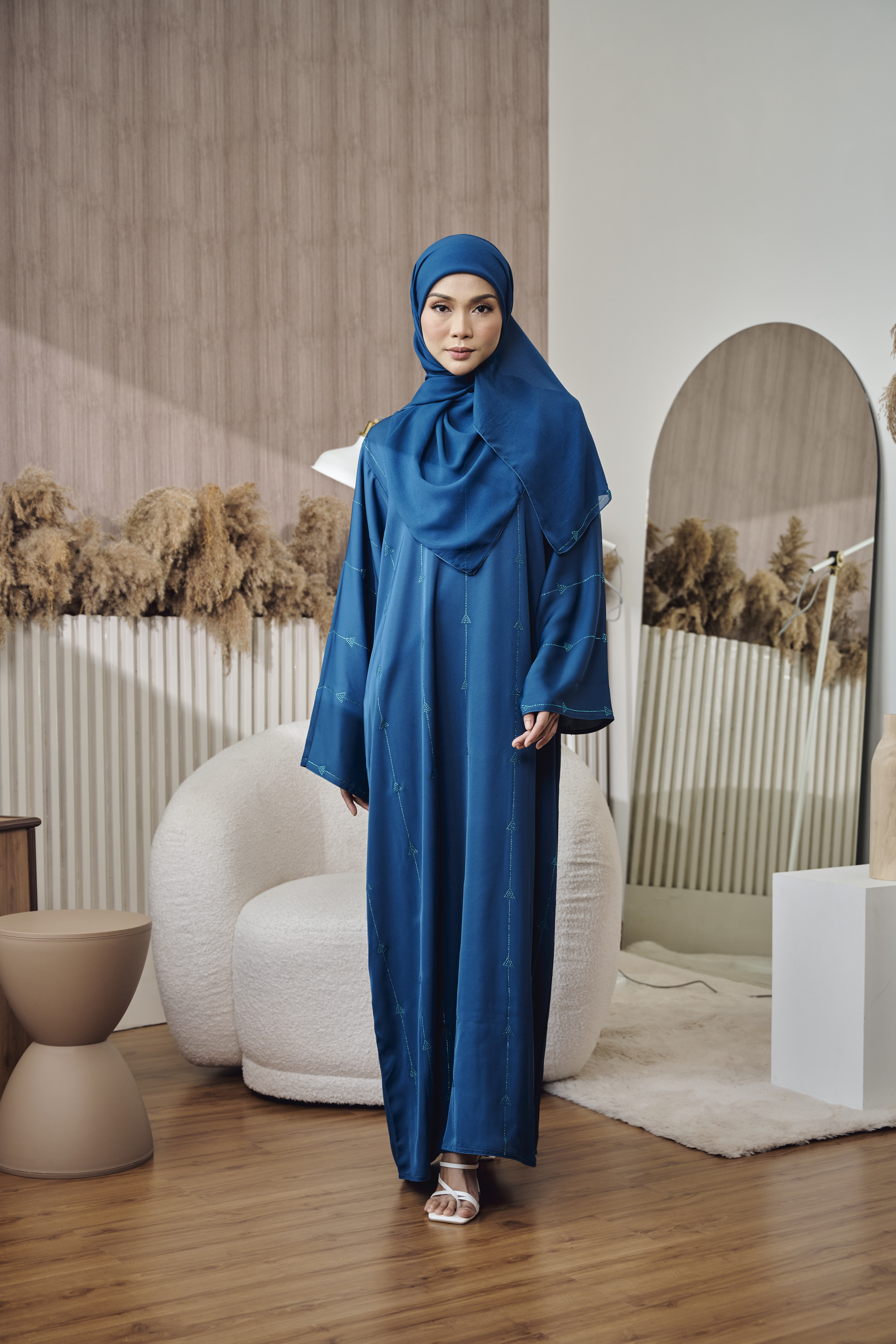 BE GLAM WITH DAZZLE